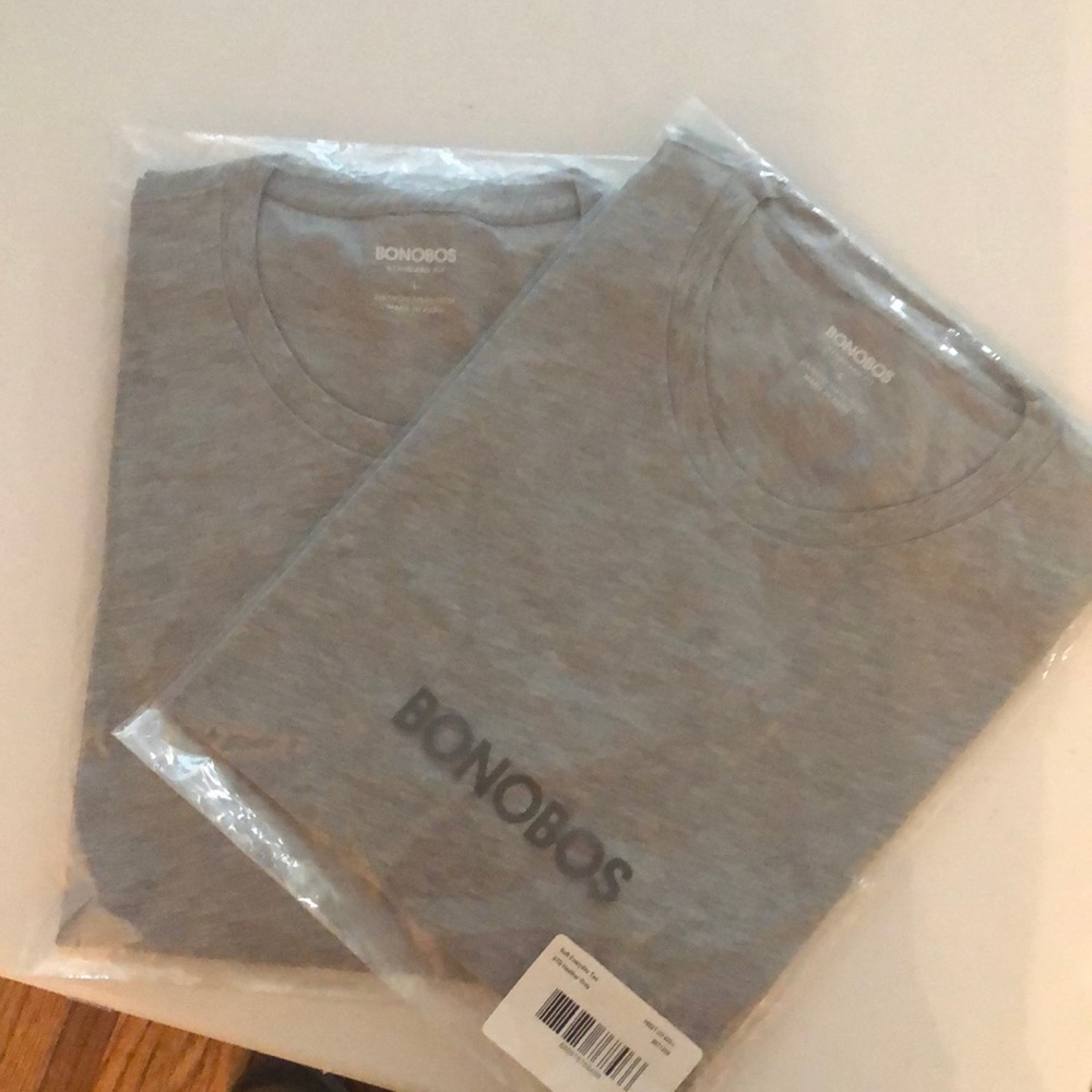 2 New bonobos every day tee size L